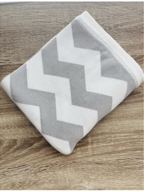 Pottery Barn Kids Baby Stroller Blanket Gray/White Chevron Stripe 30” X 40”